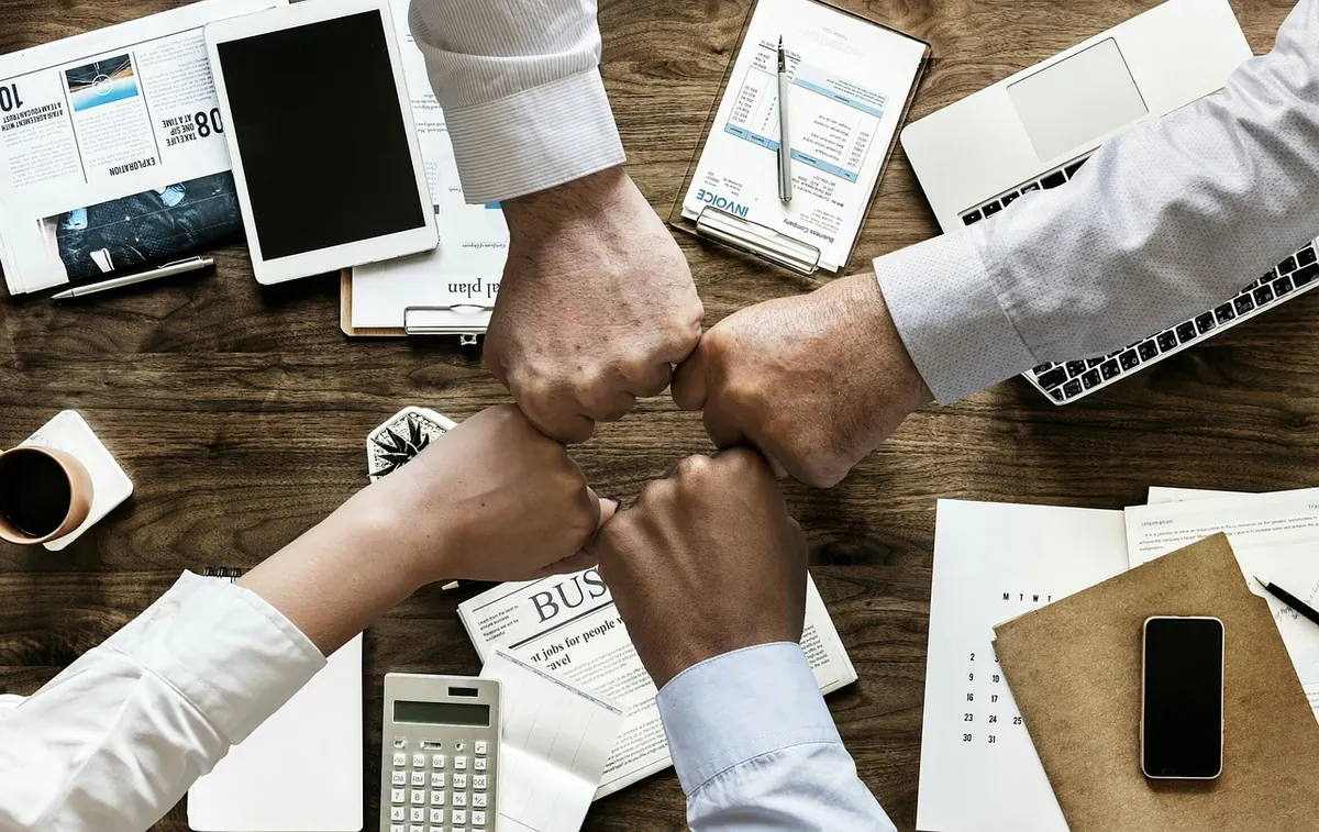 Chronological vs Functional vs Hybrid Resume Formats: Which One Gets Interviews?